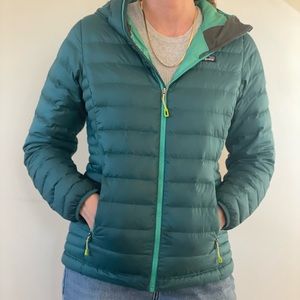 Patagonia Women’s Puffer Hooded Green